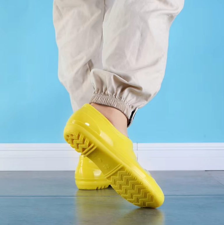 Sepatu Bot Isolasi Tahan Aus